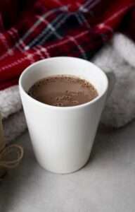 ricetta della cioccolata calda preparata con acqua